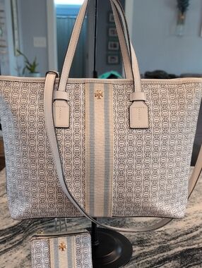 Tory Burch Set -  Ivory & Light Blue Gemini Link Tote & Wallet